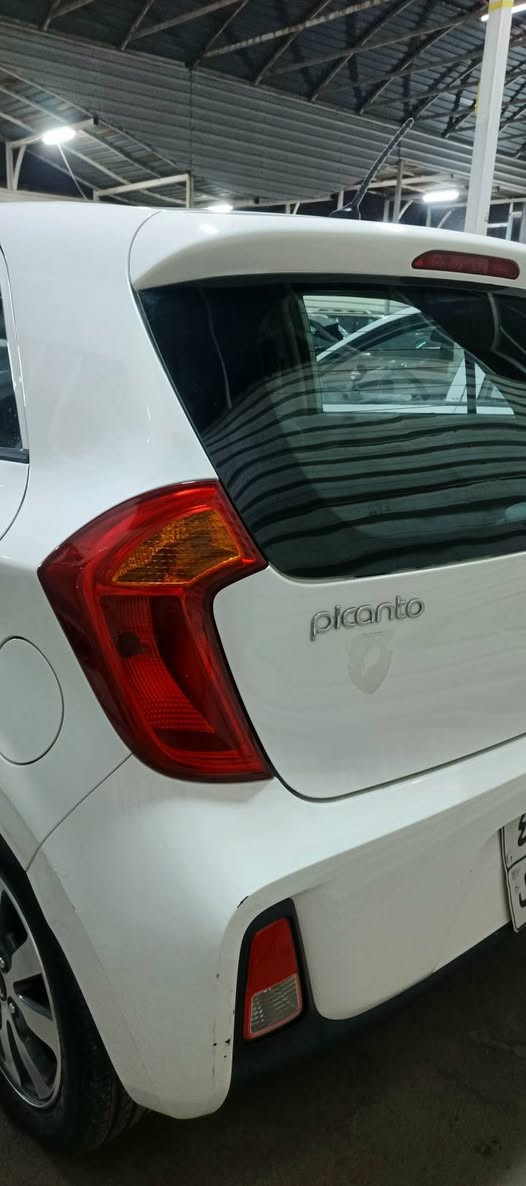 السلام عليكم 
كيا بيكانتو 
وكاله دوليه 
2016
الون: ابيض 
رقم :اربيل 
 :فتحه سقف 
تحكمات ستيرن 
سياره بيها صبغ ربع جاملغ الامامي فقط 
ولباقي كفاله 
محرك 1600
سياره ماشيه 26الف فقط 
سعرها 110وبيها مجال 
للستفسار :***********
