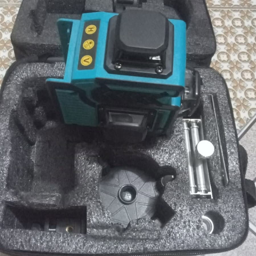 هذا الجهاز هو ميزان ليزر احترافي من طراز Takamine 16 Lines Green Laser Level.

يتميز بـ 16 خطًا ليزريًا باللون الأخضر ويغطي زوايا 360 درجة، مما يوفر تغطية شاملة.

يأتي الجهاز في حقيبة حمل واقية تتضمن ملحقات مثل بطاريات قابلة للشحن، حامل، وقاعدة.

يُستخدم في أعمال البناء والتشطيب لتوفير محاذاة وتسوية دقيقة.


**إذا كنت صاحب هذا الإعلان وتريد حذفه لأي سبب، رجاءا أرسل رسالة إلى الدعم الفني**