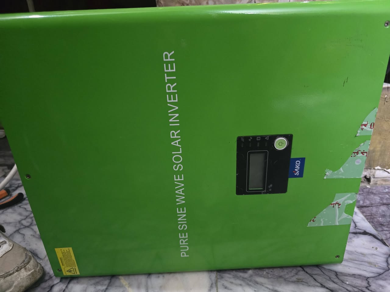 انفيرتر ٢٤ فولت ٣كيلو واط مع لوحين ٣٣٠ واط  متروكات صار سنة بدون بطارية  سعرهن ٣٠٠ وبيها مجال للتواصل *********** واتساب فقط
