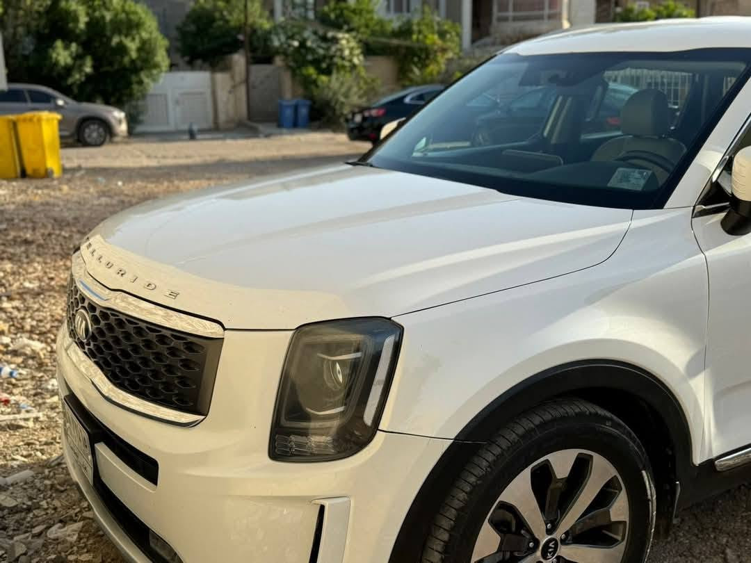 السلام عليكم
كيا تيلورايد خليجي 2020 للبيع 
فئة LX ماشية حاليا"194000KM 
محرك 3800gdi 
لون أبيض رقم بغداد 
مقاعد جلد سبعة راكب 
كاميرا خلفية  و حساس  
السيارة فيها ضرر
 الجاملغ الامامي الأيمن مصبوغ ومصلح أثر طخت ستوتة وكذلك الباب الأمامي الأيمن والجاملغ الخلفي الأيمن بسبب شخووط عميقة (وليس حادث تصادم ).
السعر المطلوب 23000$
وبيها مجال للطيبين والجاديين بالشراء 
رقم الهاتف ***********.
