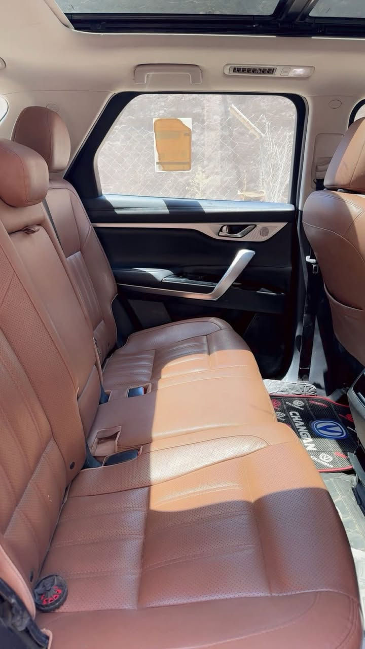 🚘 للبيع شانجان CS95 موديل 2022 – سبعة ركاب 🚘
🚗 النوع: Changan CS95
📅 الموديل: 2022
📍 رقم السيارة: أربيل
📍 موقع السيارة: بغداد – الدورة
👨‍👩‍👧‍👦 السعة: 7 ركاب
✅ حالة ممتازة
✅ استخدام شخصي
✅ مكيف ثلج
✅ واسعة ومريحة للعائلة
✅ جاهزة للاستخدام ولا تحتاج أي مصروف

💰 السعر: قابل للتفاوض للجادين فقط.

📞 للاستفسار والمعاينة يرجى الاتصال على الرقم:
***********

🌟 سيارة عائلية فخمة ونظيفة، تجمع بين الراحة والقوة والأمان، ومناسبة للعائلة والسفر.

#للبيع #شانجان_CS95 #موديل_2022 #رقم_أربيل #بغداد_الدورة #سبعة_ركاب #سيارات_العراق #سيارة_للبيع 🚘✨
