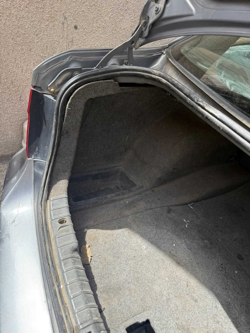 السلام عليكم 
bmw e90 
موديل 2009 خليجي بصمه 
وياهه بصمتين بلاديات 
رقمً بغداد انكليزي بأسمي سنويه وهزه جدد شرط تحويل 
تبريدقطعتين 
تحكمات ستيرن جهتين 
كيرعادي ٧ نمر 
محرك اربعه سلندر تنفس طبيعي حته ع مي تمشي انسه صرف بانزين 
صدر امامي خلفي جديد 
خمسه ويل كب جديد 
خمسه تاير نقشه وحده مبدل جديد
كهربائيات بوضع شركه مامدوده ايد بيهه 
كير ومحرك بشرط جددوعندي محرك حاويه مال وارد هم انطي وياهه لليشتري سياره هديه 
حجر بيئه بلاد صالنصه صوت حلو 
داخل سياره جديدزيرو
داخل المحرك بوضع شركه 
داخل صندوك جديد
حته العوازل البلاسك الجوه ع شواصي موجوده 
السياره بيهه جاملغ خلفي كلير وبيه شبر بل جاملغ والبنيد صبغ وجراد بل قماره 
مابيه اي نقص ترايك ال المانيا 
*********** متوفر واتساب
مكان السياره المنصور او بغداد الجديده
