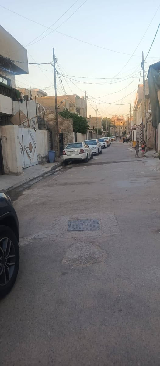 للبيع ...
100متر طابو صرف موقعه شارع 60 
قرب مدرسه الحضر 
3نوم استقبال خدمات فوك وجوه 
بيت جاهز للسكن بناء حديث

*********** توجد عروض اخرى بمناطق اخرى
