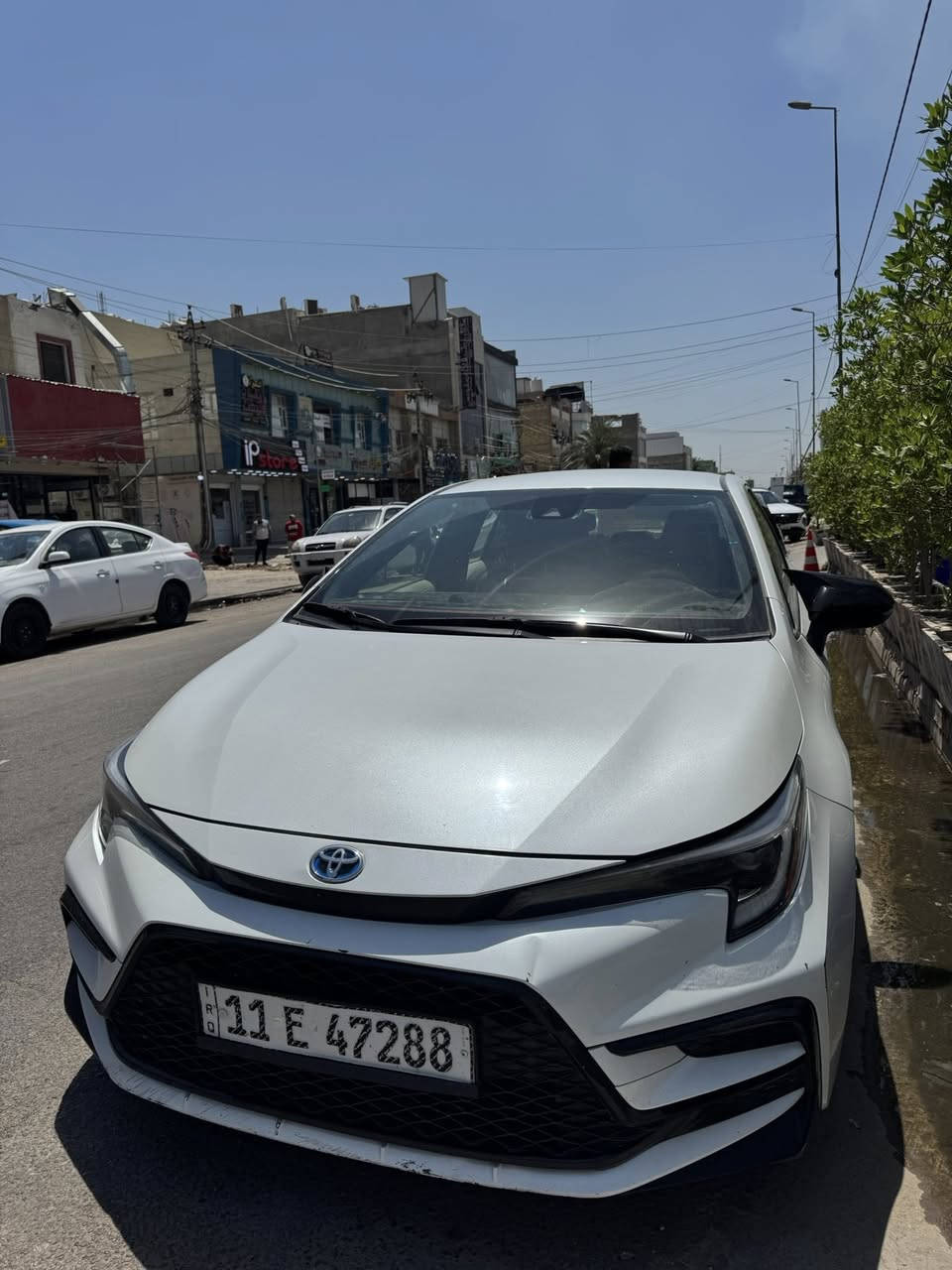 سلام عليكم كورلا للبيع هايبرد وارد امريكي حادثها جداً بسيط موديل 2023 بسعر جداً مناسب لسبب طارىء مكان بغداد ***********
