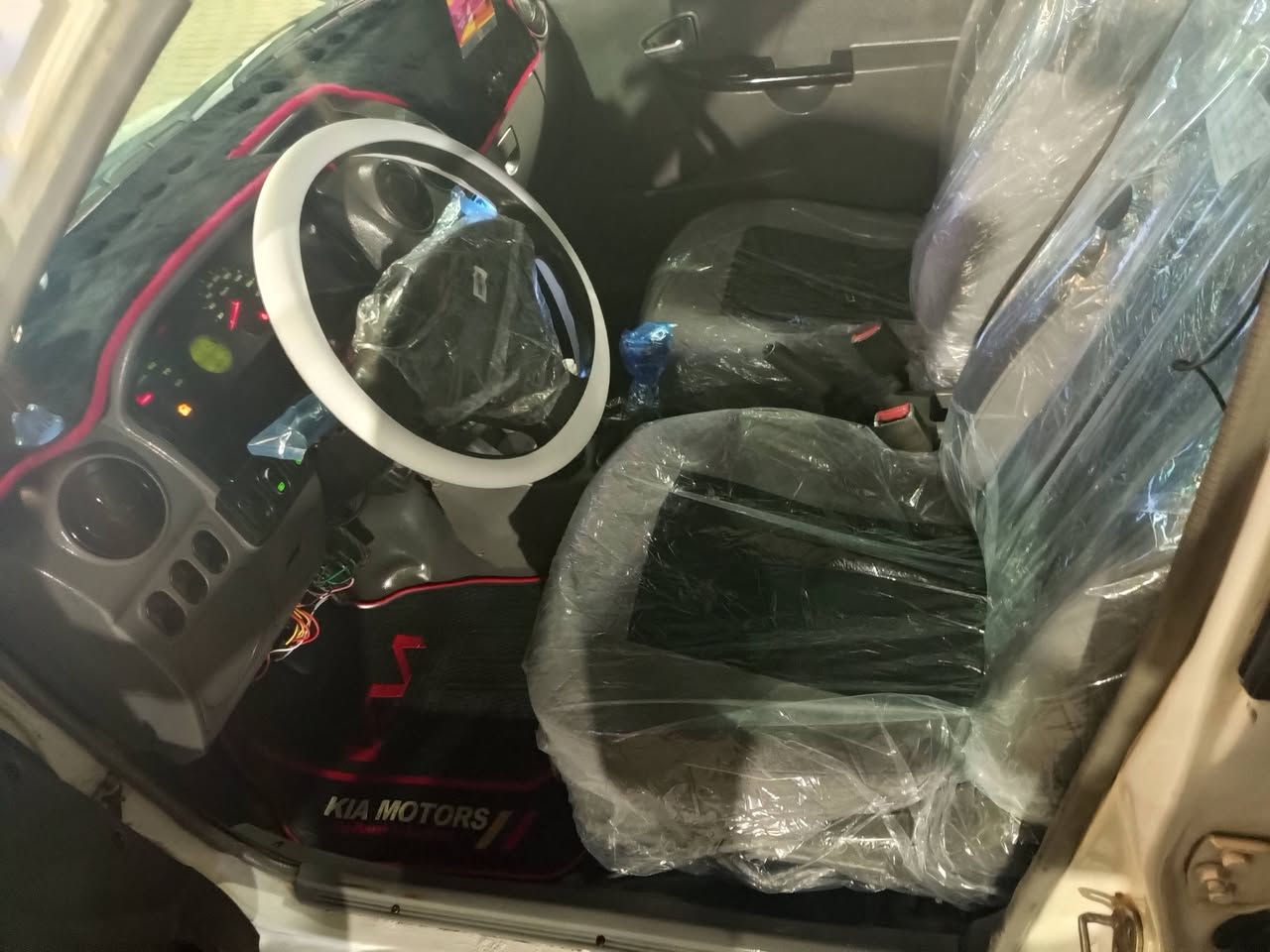 السلام وعليكم سايبه للبيع 2012
سياره جديده مال بيت والسياره مامتعوبه مكينه وكير بشرط 
كابون بانزين بيها سنويه 2030
شرط التحويل من الشرعي 

***********
صبغ قطعه وحده فقط
