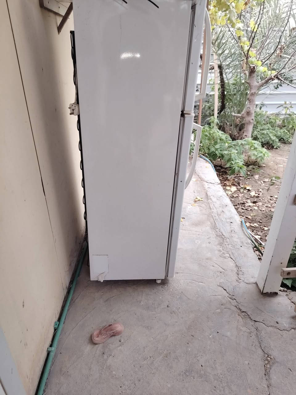 السلام عليكم ثلاجه للبيع سعر 80 بيه مجال مكاني كربلاء مجمع علي الديب تواصل ***********
