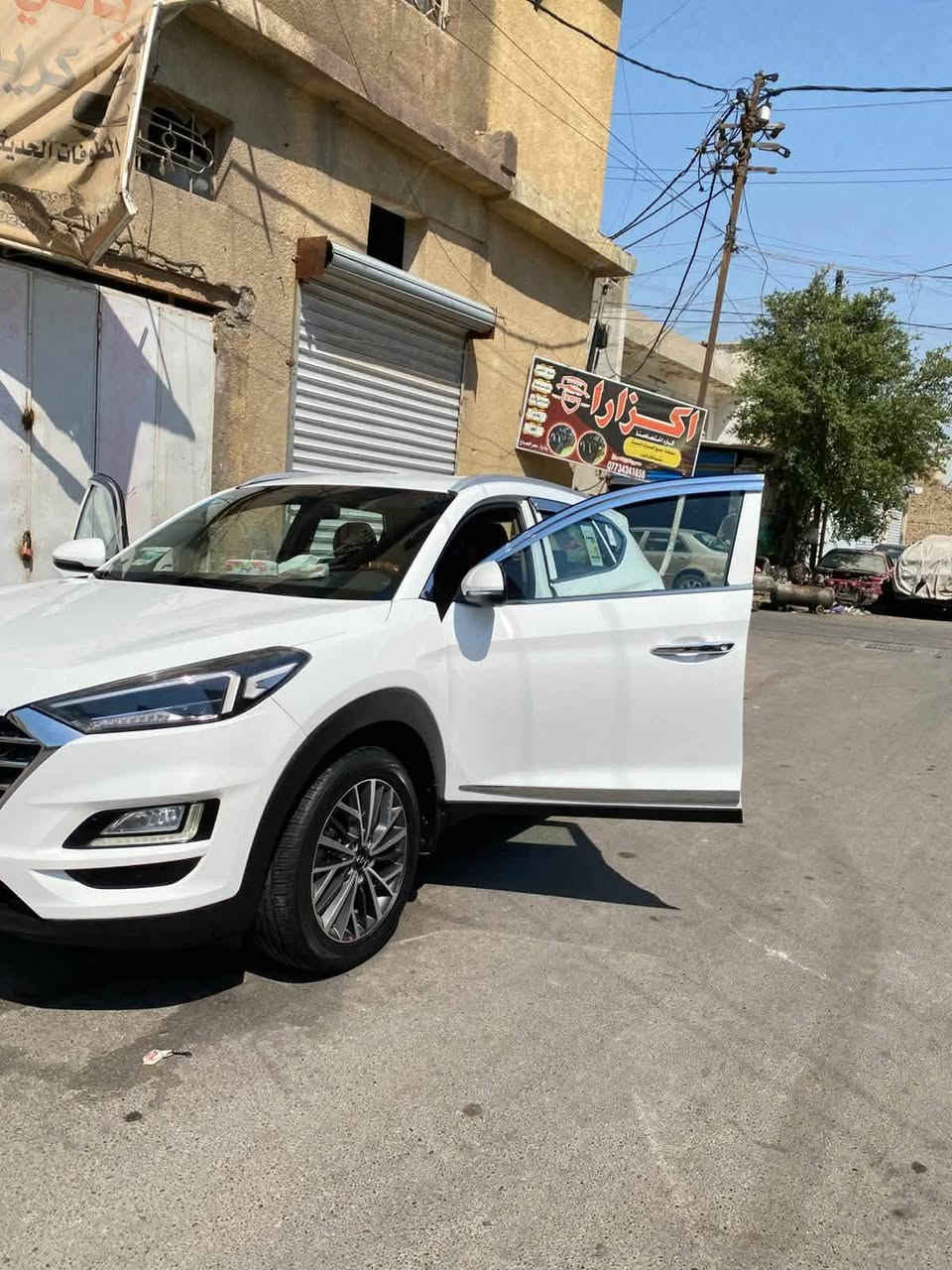 السلام عليكم
توسان موديل 20 فول مواصفات عدا الفتحه وهذا
كفالة عامة رقمي ***********
العنوان بغداد 
سعر ١٨٥ وبيها مجال بغداد, العراق
