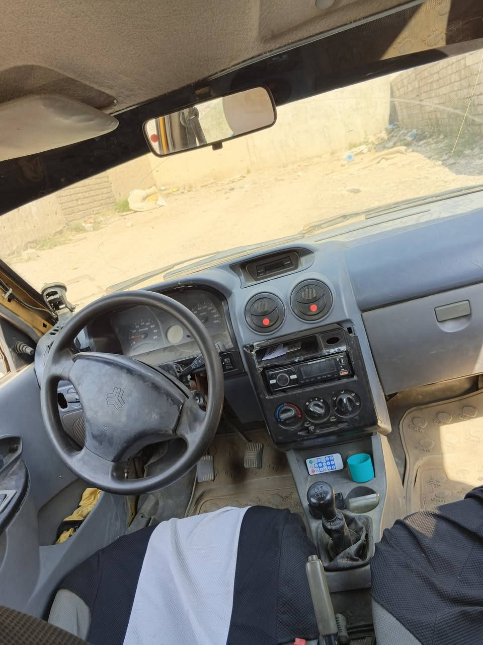 سايبه للبيع موديل 11 سنويه 2026 هيئا عليها 230 غرامه 0 محرك بي صرف دهن السعر 18 كابون بانزين بيها متوقف ورقي للستفسار اتصل ***********
