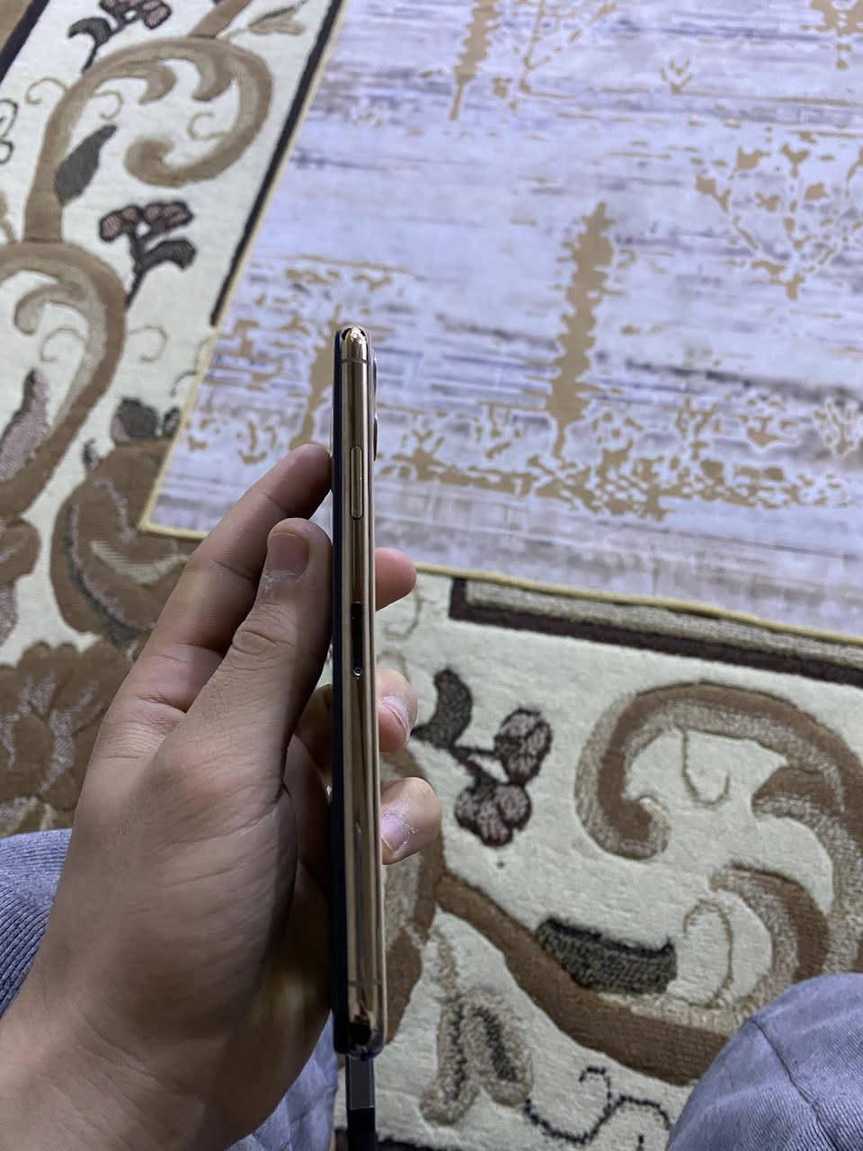 11برو ماكس ( سيم عاطل )
ذاكره 64 
بطاريه 100
مبدل شاشه 
سعره 130 
خاص او اتصل 
***********
