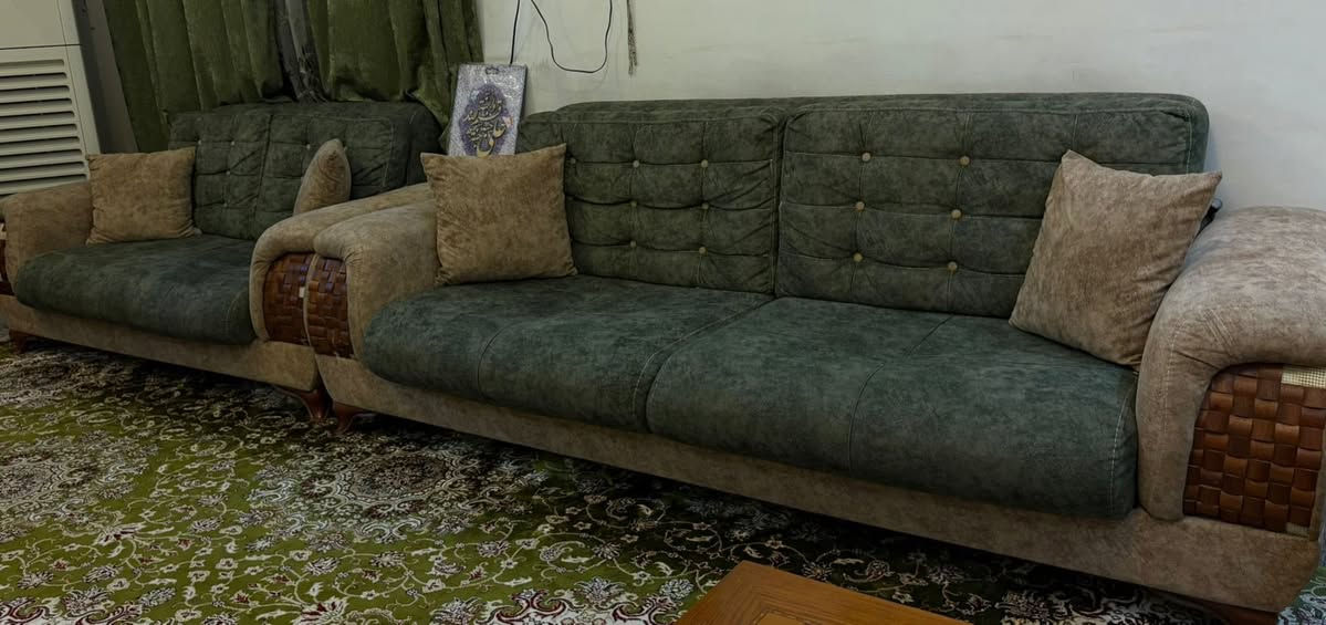 قنفات للبيع نظام تركي 
2كبير 
2صغير 
1وسطيه 
نظيفه جدا وقويات وبيهم مخزن وتتحول الى سرير 
السعر مناسب جدا


**إذا كنت صاحب هذا الإعلان وتريد حذفه لأي سبب، رجاءا أرسل رسالة إلى الدعم الفني**