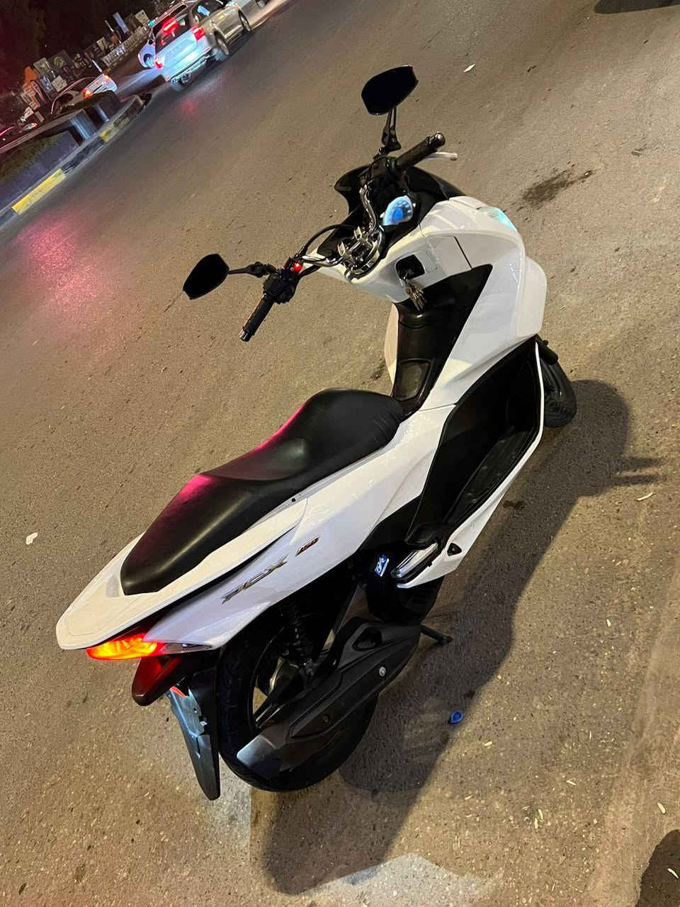 السلام عليكم PCX جيل الثاني موديل 2018دراجه ياباني دراجه خير من الله  مواصفات
(الدراجه مدفوع كمركها يعني اصولي شرط الترقيم) 

ستان كهربائي   

حساس ازدحام 

دفايه يدات 

حجم المحرك 150

1500000
مليون ونص وبيها مجال للشراي  

رقم  ***********
ممتواجد خاص 
عنوان ديالى بعقوبه 

رجاء المو شراي لايتعبني
