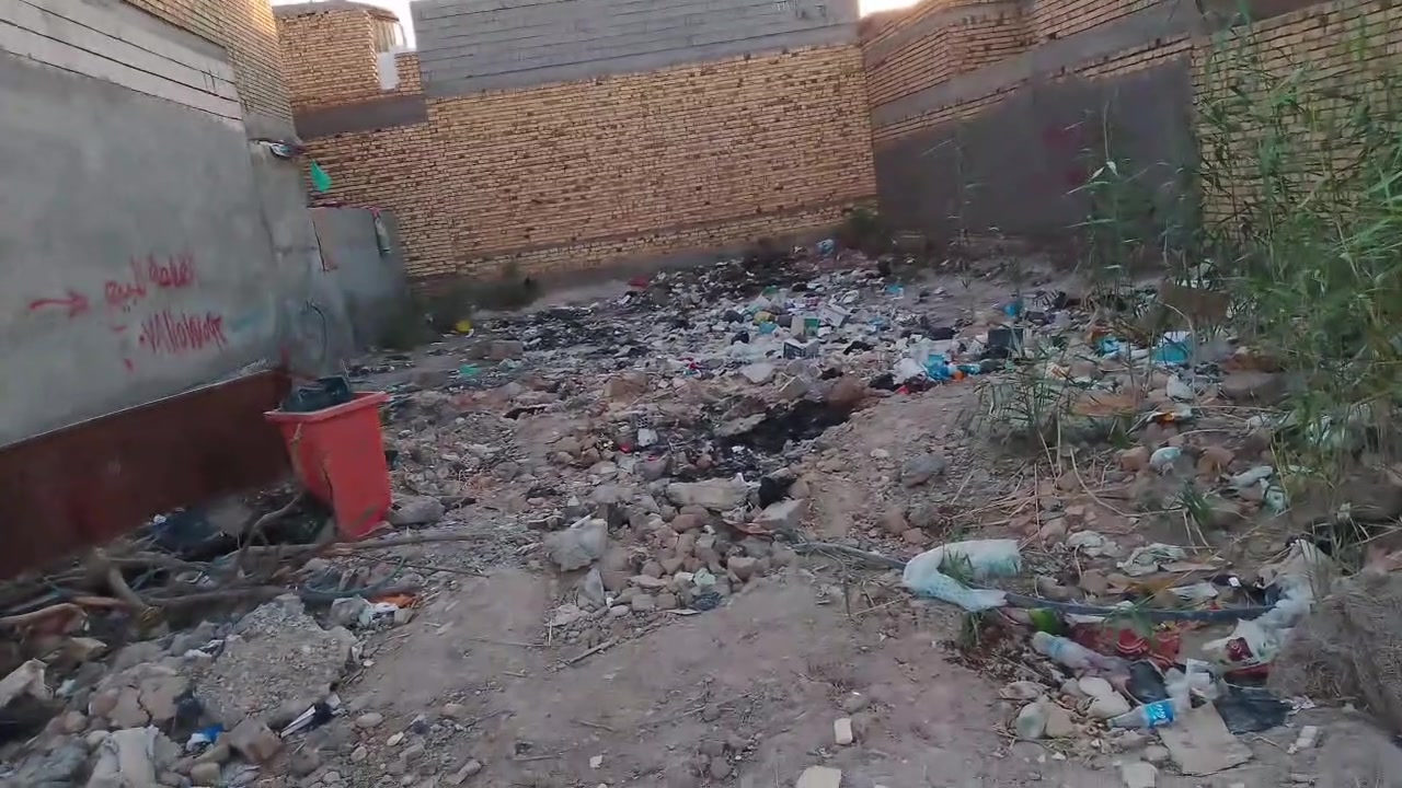 السلام عليكم قطعة للبيع فرع ابو الماش قرب الملعب الخماسي للتواصل ***********
