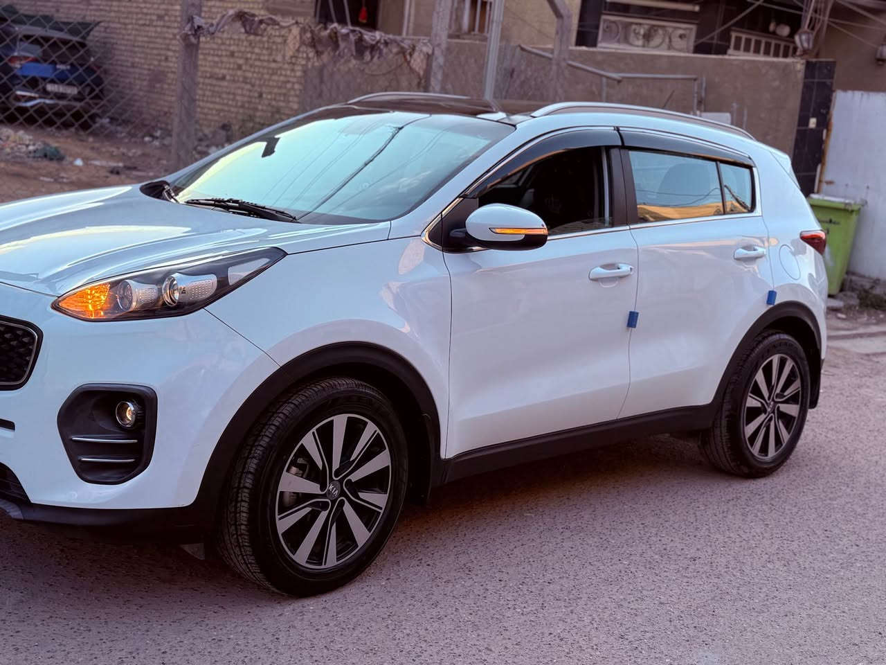 سبورتج ٢٠١٨ الشركه الدولية
خليجي مكفوله من الصبغ والظربه والفتح
فتحه بنوراما
كير محرك كله مكفول
ماشيه ٧٢ الف حقيقي
ضمان الدوليه العراقيه 
محرك 2000 دوش 
تبريد قطعتين 
فول تحكمات 
كشافات نهاري 
اشاير بالمري 
السعر ١٨٧ و بيه مجال بسيط
بغداد حي الاعلام 
*********** Colombo, Sri Lanka
