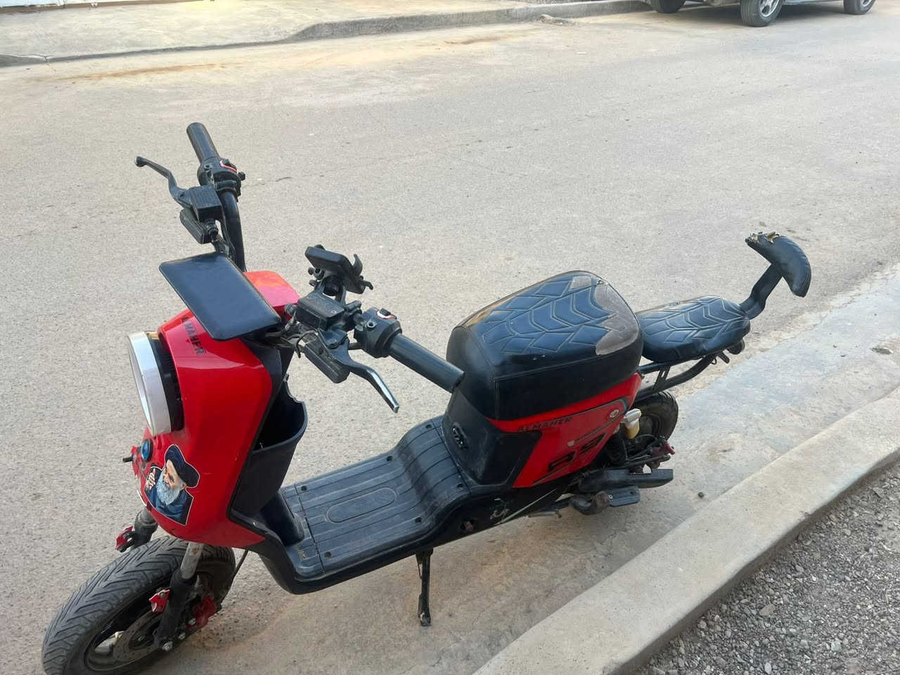 دراجه R9بطاريات جديده كل كهربائياته شغاله بس الجاملغ بيها السعر250 مابيها مجال الرقم ***********
