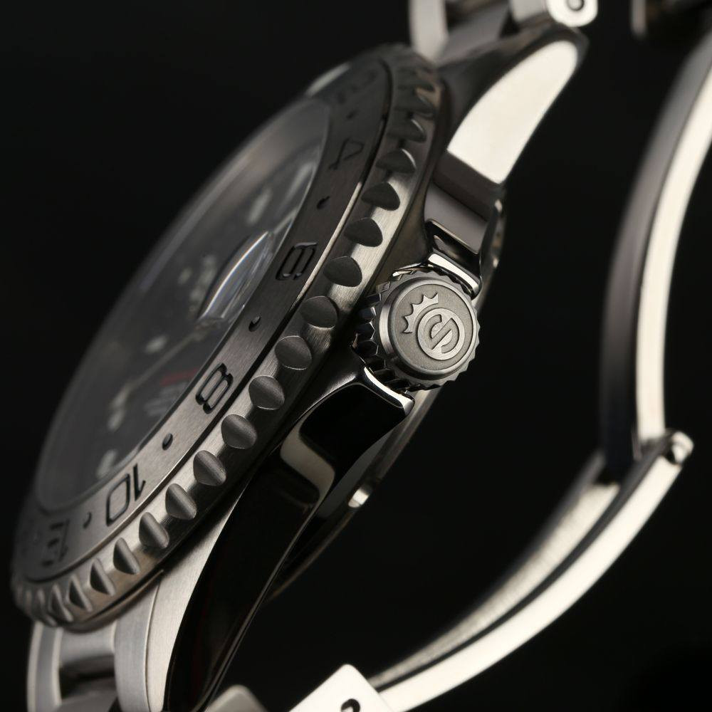 ساعة Steinhart Ocean One GMT Tungsten – أوتوماتيك
ماركة: Steinhart (سويسرية)
الموديل: Ocean One GMT Tungsten
الحركة: أوتوماتيك (Automatic)
وظيفة: GMT (توقيتين) + تاريخ
القطر: 42 مم
الزجاج: Sapphire مقاوم للخدش
الإطار: Tungsten (مقاوم جدًا للخدوش)
مقاومة الماء: 300 متر
السوار: ستانلس ستيل
الحالة: [كالجديدة]

أعلى سعر ابيع


**إذا كنت صاحب هذا الإعلان وتريد حذفه لأي سبب، رجاءا أرسل رسالة إلى الدعم الفني**