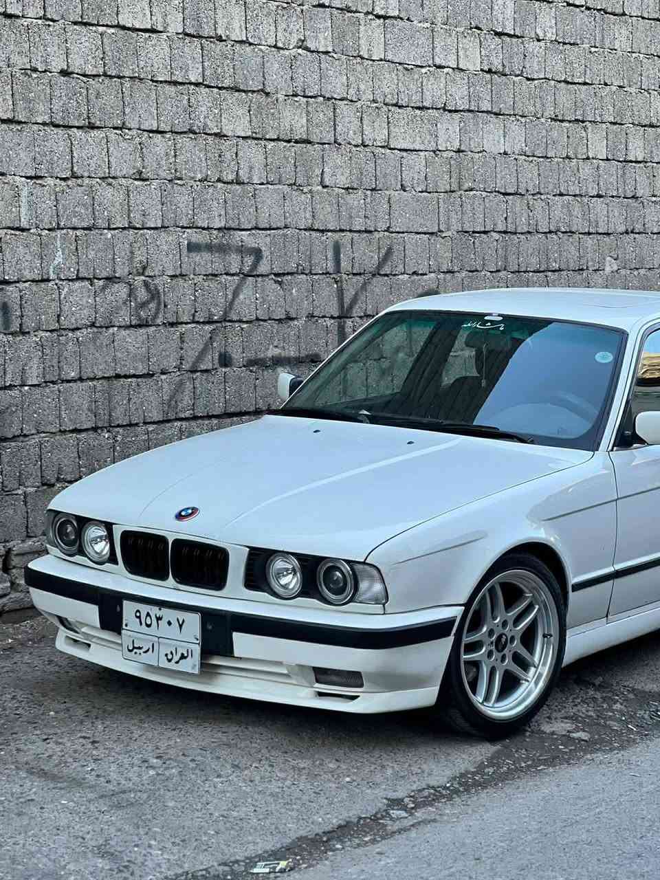 بی ئێم 1993
دبل ایرباگ 
چوار جام کاربای 
سلایت ....هتد
سیارکی زۆر جوان 
بێ سبوخە هەموو گیانی 
لەسەر دقی شریکە
گێر عادی 520
گێر مەکینە کاربای بەشەرت....
(***********) مخمور, أربيل
