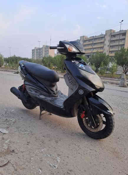 سلام عليكم سكنس فحل ياباني نوزل خطين دراجه مكفوله كفاله عامه كلها شغلاله من اطول لطول مكينه بجيس شلعه معدل ناعمه نكره سلف دخان لانضوح لاتبخير دراجه كلها شغاله وخير من الله مال جناي مداريها ودهن يوم بيومه وبانزين محسن كهرباءيات  شغاله لايت دشبول هورن  بكلايت  بريكات خلفي وامامي دبلات فول ماكو طسه تايرات جدد دراجه صافيه وناعمه خير من الله تجيب فيتر وتفحص وتراي وين ميعجبك مكفوله من اسرقه وتاخذها من البيت وسويلك مكاتبه مكاني بغداد البلديات رايدها ب650وبيها مجال لتواصل واتساب او اتصال *********** بغداد
