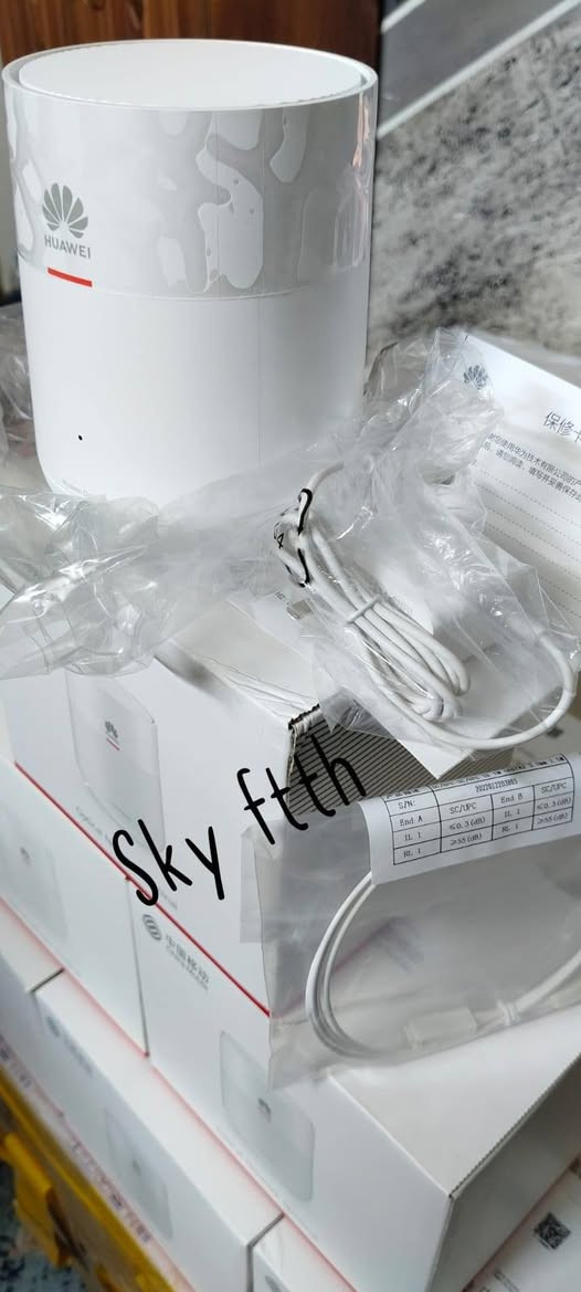 السلام عليكم
توفر الراوتر الخاص بالكيبل الضوئي من شركة huawei العملاقة نوع K662D والذي يعمل بتقنية Wifi 6

الجهاز يعمل بترددين
1- 2.4GH
2- 5GH
في وقت واحد لضمان سرعة عالية و تغطية واسعة للمساحات الكبيرة و بسرعة تصل الى 3000 ميجا بت في الثانية عبر الهواء

الجهاز يحتوي على منفذين LAN
للاستفسار و الطلب
واتساب ***********
