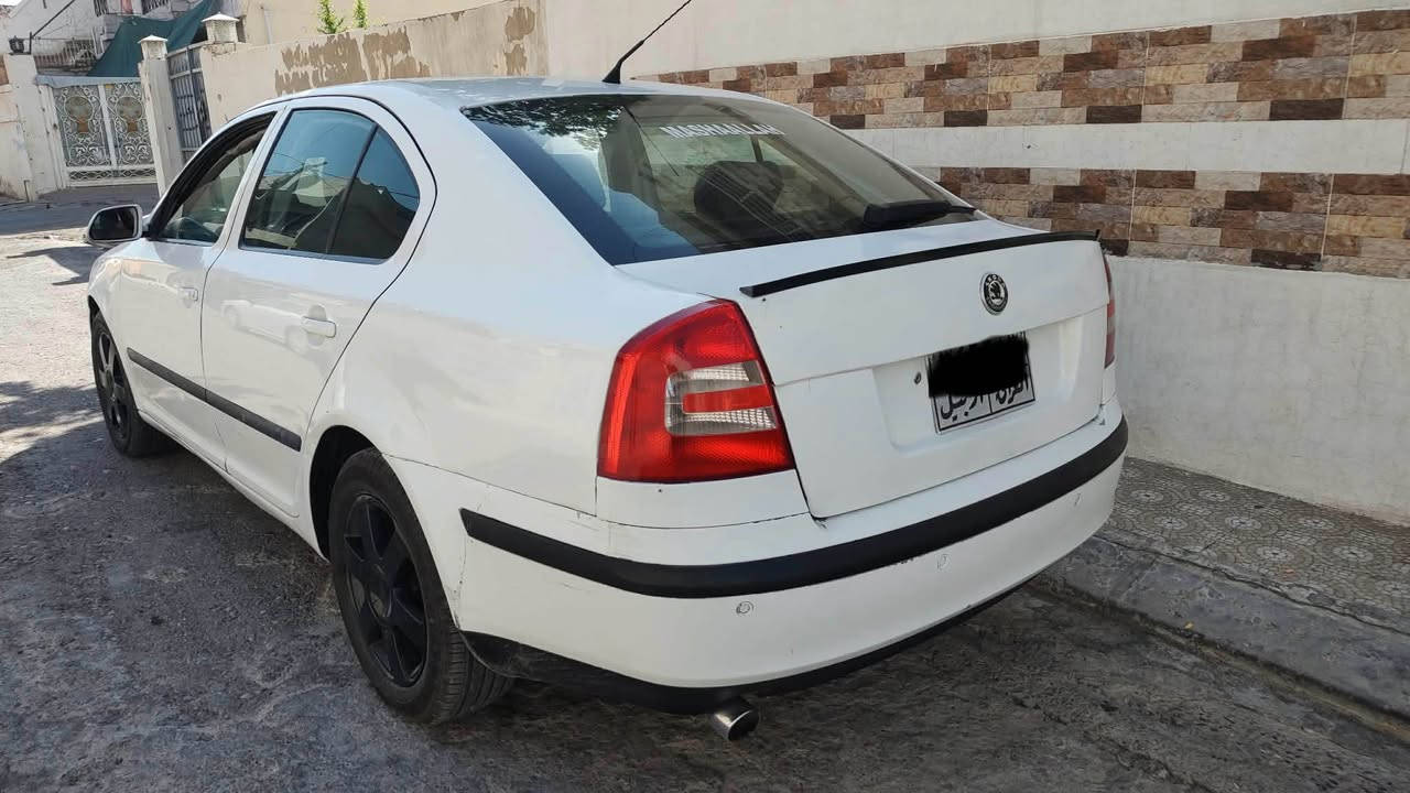 سکۆدا ٢٠٠٨ مەکینە ١٦ بێ تۆڕبۆ حیزام بۆیاغ پێش و پشتی جەمپەکی خەفیفی هەیە توند و تۆڵە تەقە و رەقەی نیە گێڕ و مەکینە بەشەرت 
*********** أربيل, العراق
