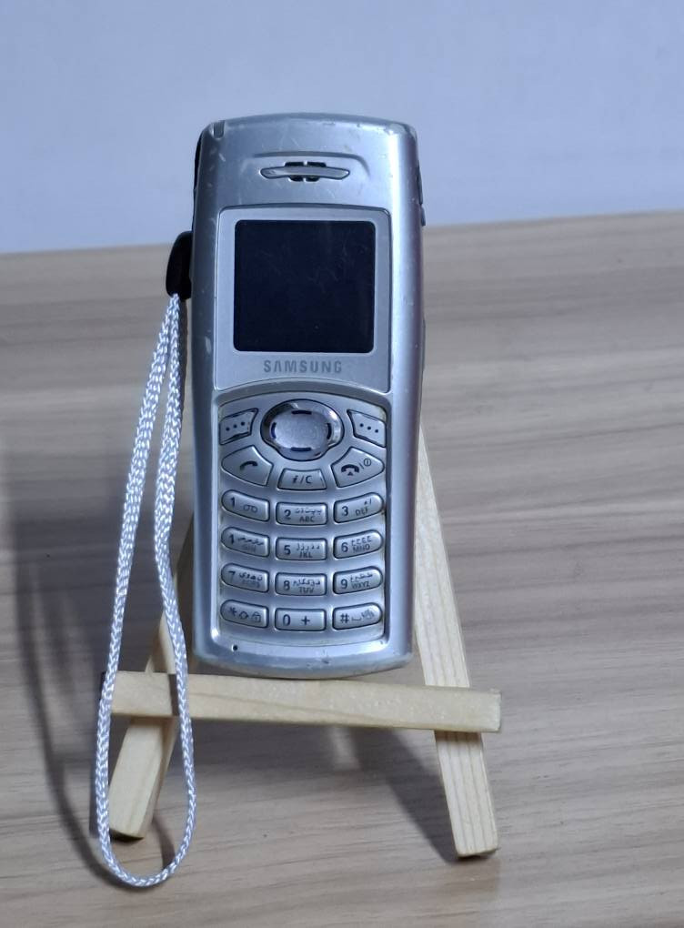 🪬بسۜمۘ اٰلله۟ اٰلرحۡمۘنۨ اٰلرحۡيۧمۘ🪬
🤲🏻اٰله۟مۘ اٰرزؗقࣗنۨيۧے مۘنۨ حۡلاٰلڪ🤲🏻
⚜️💫 SAMSUNG💫⚜️ 
 🔱  C100  🔱 
 الاصلي  💯  شرررط  عربي يقرة سيم كارت قديم وحديث
✨️  مستخدم النظافة بالصور ✨️
✨ جهاز ️ مع شاحنة وبطارية ومدالية  ✨️
✨السعر  65  الف توصيل مجاني بغداد  ✨️🛻
المكان  بغداد والتوصيل فقط بغداد  🏠 
للحجز تواصل ماسنجر او واتساب او اتصال  ☎️
0️⃣7️⃣7️⃣3️⃣9️⃣9️⃣6️⃣8️⃣0️⃣0️⃣0️⃣


**إذا كنت صاحب هذا الإعلان وتريد حذفه لأي سبب، رجاءا أرسل رسالة إلى الدعم الفني**