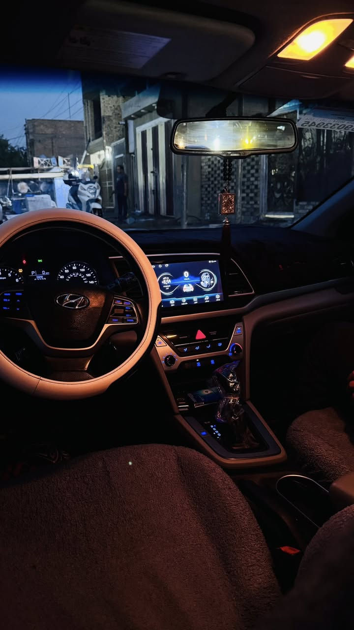 السلام عليكم الانتراء موديل 17رقم الهاتف ***********
