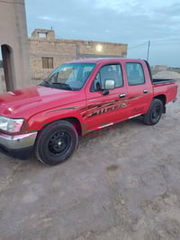 هايلوكس • ٢٠٠٥ • مكفولة