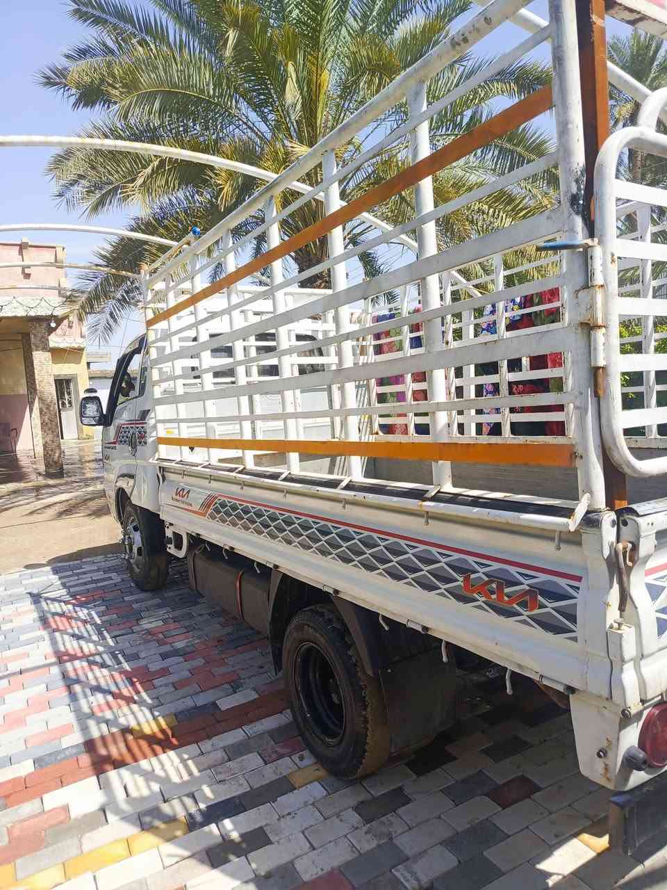 سلام عليكم
كيا فحل 
مكفوله من كلشي 
من محرك كير أكسل شاصي 
تبريد شغال 
محوره 14ستد 27تركي 
تانكي محور 120
العنوان بغداد 
السعر 128
***********
