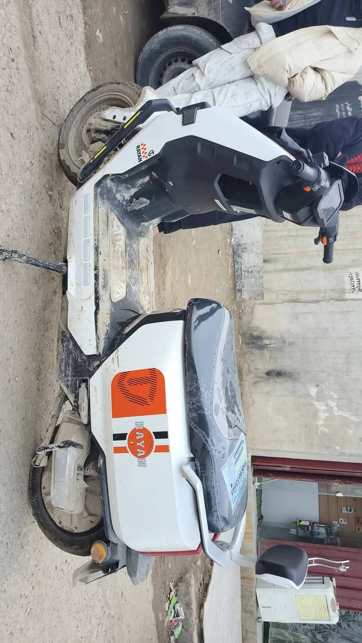 ماطور شحن ال ريان
فقط فطر يم الازكه 
البطاريات والعقل شرط
المكان موصل الايسر حي الانتصار
*********** واتساب متوفر 
الاسعر ٩٠٠ وبي مجال
