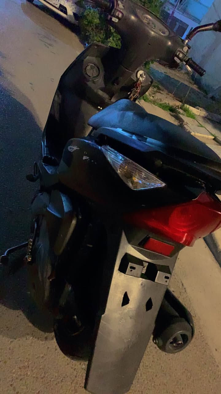 السلام عليكم :

ماكس ثعلب سرعة 140 ياماها
دراجة بلادية علا وضع الشركة 
برغي مامفتوح منها بشهر السادس
نزلت رمبة متوازي واريد ابيع لا اكثر
(( كفالة عامة )) شرط تجيب وياك 
فيتر وتجي تفحص هم اوراق كاملة اصولية

السعر 650 الف
مكاني شارع فلسطين
هذا رقمي *********** بغداد, العراق
