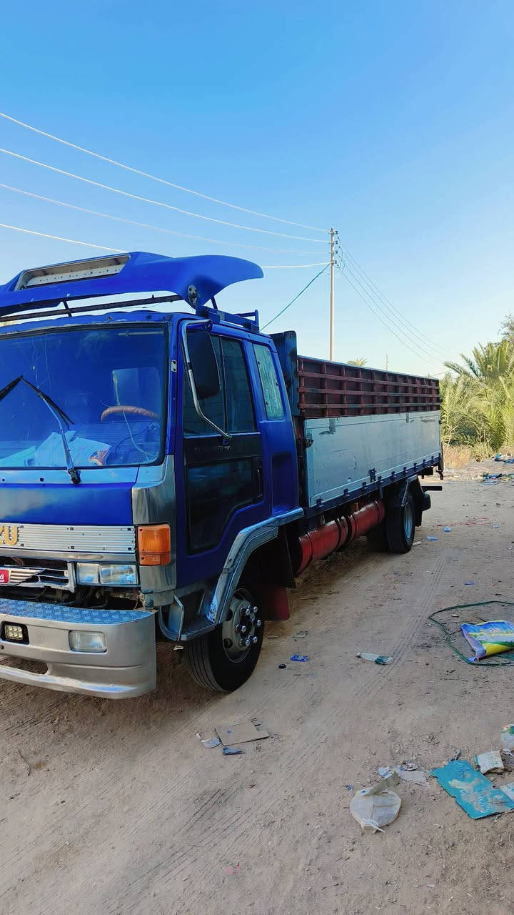 ازوزه للبيع قماره هويشه محرك سوبر تخم تاير دبل سبير شاصي محسن طول سته إله عشره غرفه مدوشمه جديد سنويه مجدده ل 28 راعيه يريد تحويل محرك فقط بخار  مكان السياره بصره ***********
سعر 95
