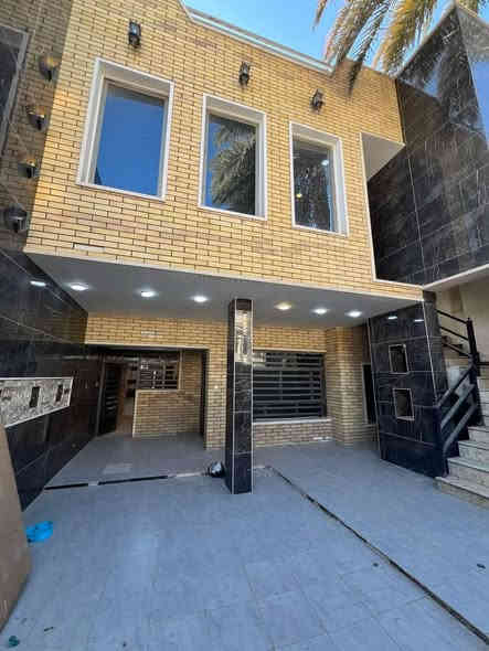 للبيع✅
176م.           20x8.80
بناء نظيف جدا/تصميم ملكي🏛️
طابقين:يحتوي على/
أستقبال-صاله للضيوف-غرف نوم عدد(3)-مطابخ عدد(2)
الموقع📍الشعب-خلف النادي العربي
السعر:430 قابل للتفاوض

مكتب الثقة للعقار🏛️
حي اور-شارع نادي النفط-مقابل مركز سناريا لطب الأسنان
***********📳
***********📳
