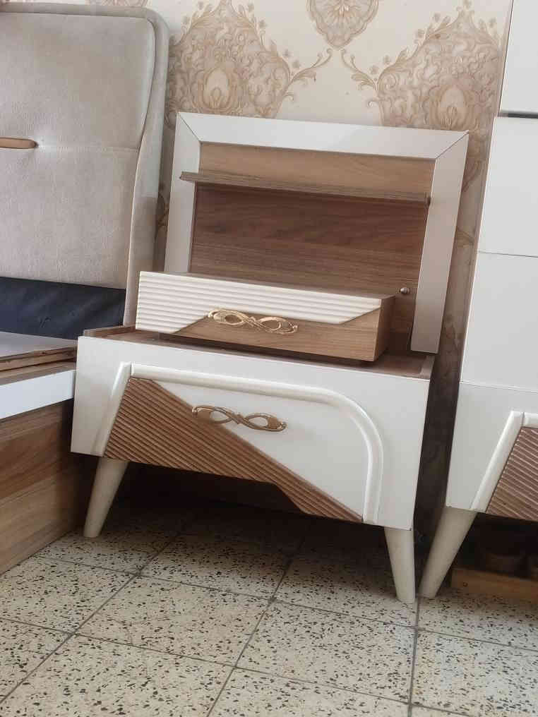 غرفة نوم مستعملة للبيع المكان بغداد الجديدة للاستفسار ***********
