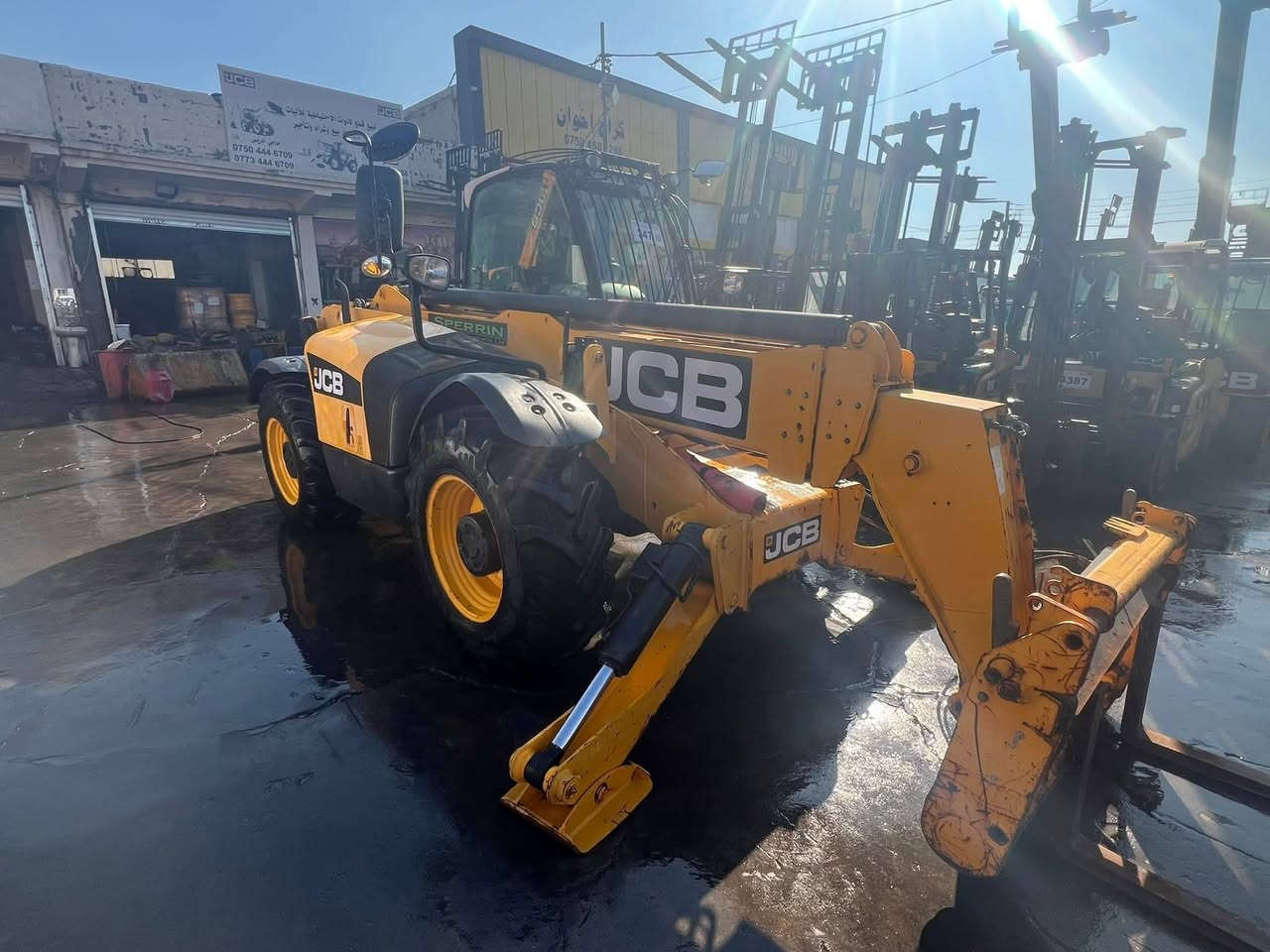 -
2012
فول مواصفات 
مشتغل 5000 فقط 
مكينه كير كلة بشرط 
تبريد بلادي 
جك سنتر 
تايرات ممتازه 
جاهزة بكلشي 
***********
***********
✅✅✅✅✅
