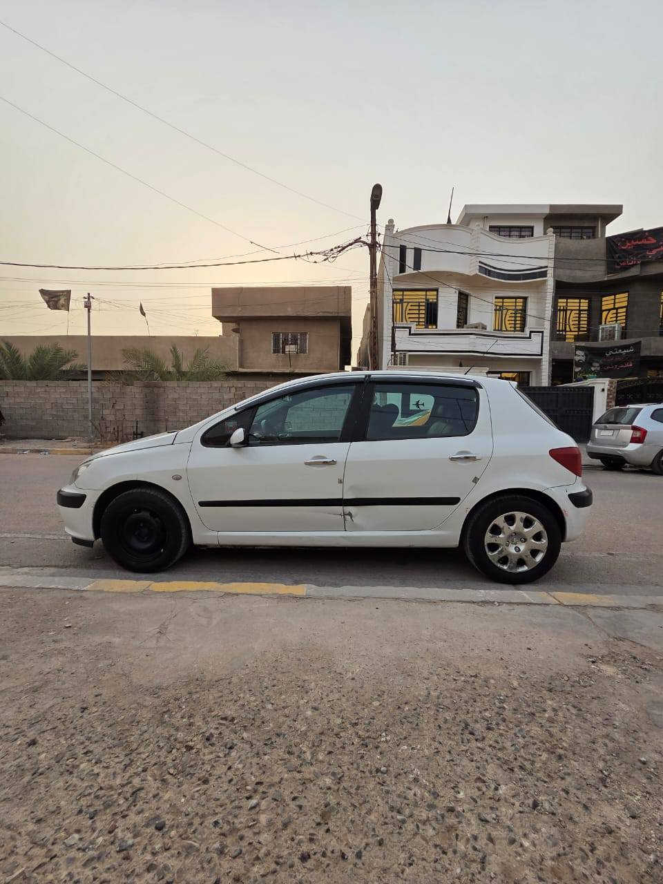 سلام عليكم
بيجو 307 فرنسي 
بسمي السياره
تحويل ثاني يوم
موديل 2005 
محرك 1600
شاشة اندرويد
كير محرك خير من الله
تدفئه تبريد شغال وخير من الله 
تخم تأير جديد سياره جاهزه
  مناقصها شي
 السعر 60 وبيها مجال
***********
