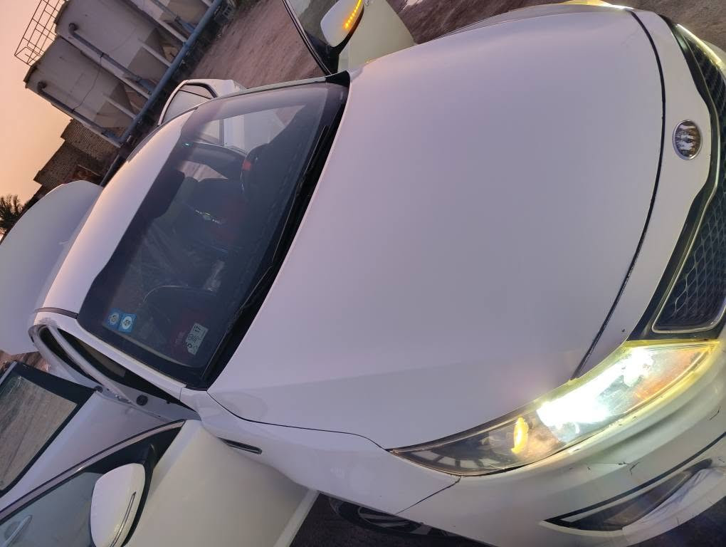 🚗 للبيع: كيا أوبتيما 2015
📍 مكان السيارة: البصرة
📞 للتواصل: ‏‪***********
💰 السعر107 ورقة –  مجال قليل 
🛠️ المحرك: 4 سلندر – 2400cc GDI
• كهربائيات كاملة
• شاشة وسطية 
• كاميرا دوّارة
• تحكمات ستيرن
• إشارات بالمرايا
• لايت زينون أصلي
• طخم إطارات جديدة بحالة ممتازة (90%)

⚠️ أضرار السيارة:
• وارد أمريكي
• حادث بسيط في البنيد فقط، مصبوغ
• الدواخل الشاصي واللغود مكفولة من الاضرار 
• تعديل بارد بسيط موضح بالسونار
• صورة السونار مرفقة مع الصور
• السيارة ليبل واحد ومكفولة بالكامل

📌 تفاصيل إضافية:
• رقم السيارة: ذي قار الدولي الجديد
• باسم المالك تحويل مباشر
• لون السيارة: أبيض البصرة, العراق
