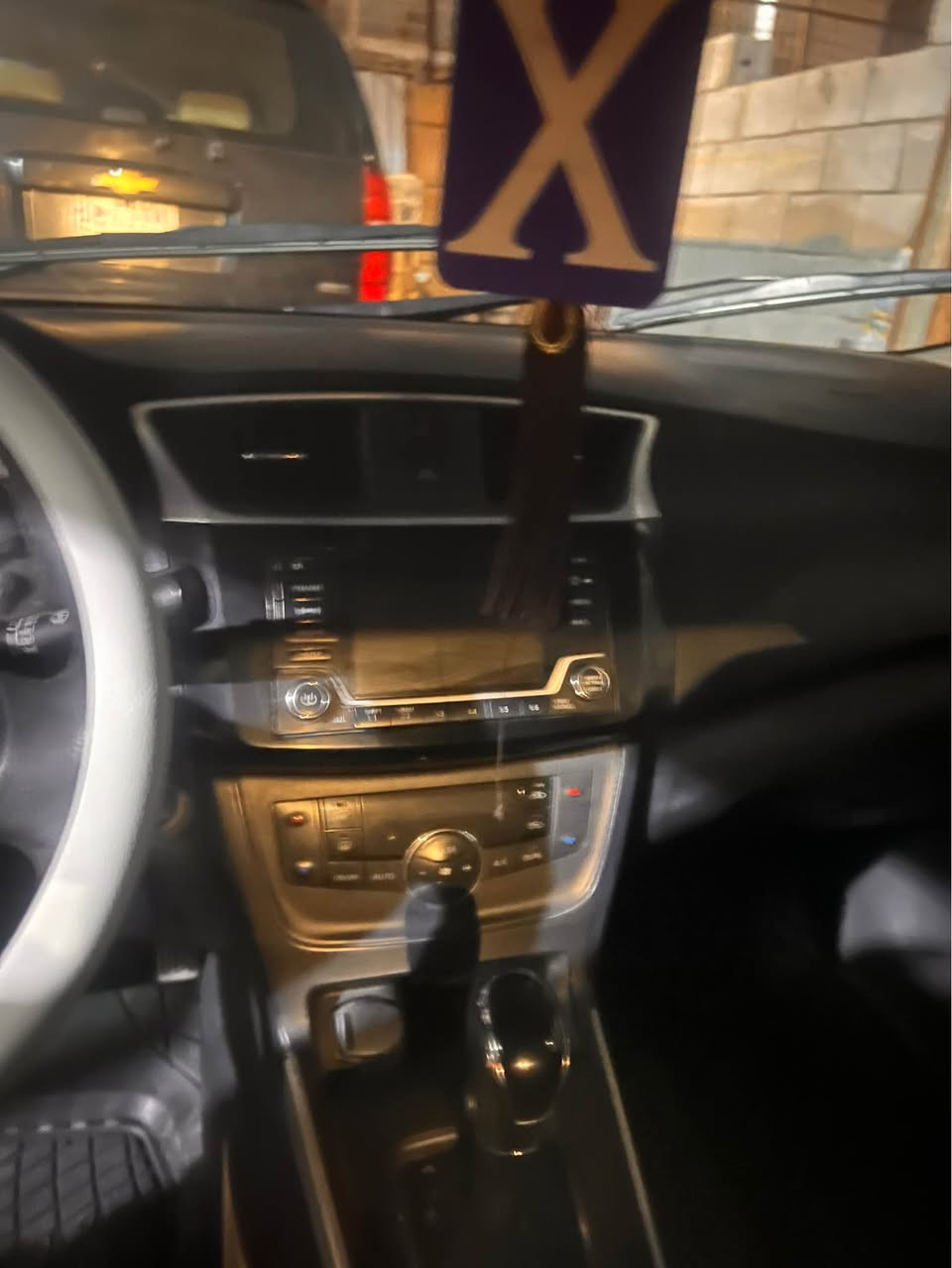 سلام عليكم سياره سنترا وارد امريكي مديل 19 
سياره حلوه حداديه كير مكينه ما بيه نقص بس تبريد ملليك ماشيه 13 سنويه منتبه  صاليه ٢٥ يوم راعيه موجود اتصل *********** البصرة, العراق
