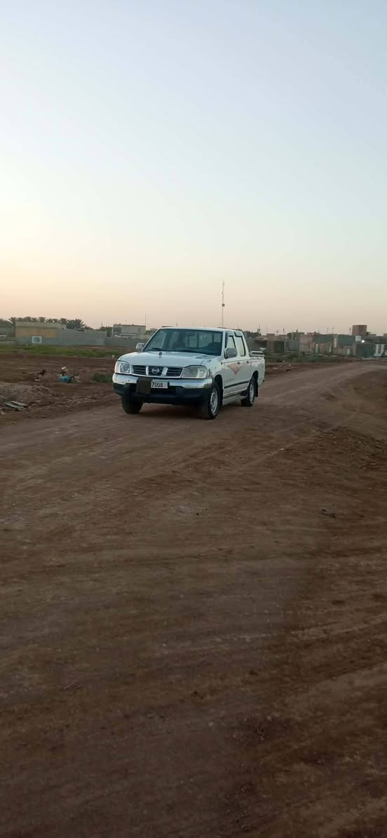 سلام عليكم سياره نيسان مديل 2007 سياره مكفوله من العيب شرعي محرك كير اكسن مكفولات السعر 100 وبيه مجال  مكلف بنشر  وهذه رقم صاحب سياره  ***********
