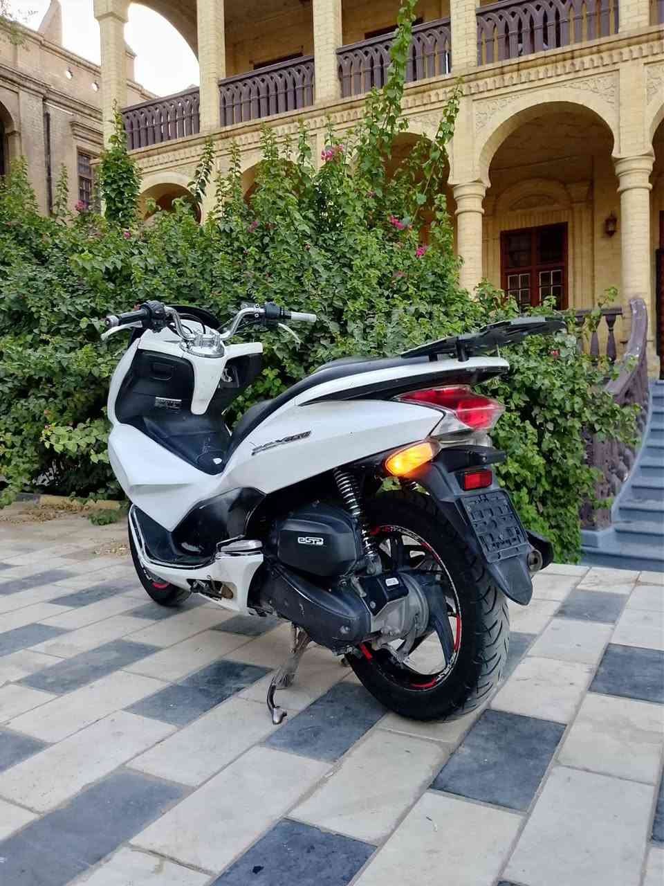 سلام عليكم دراجه pcx الجيل الاول ياباني gf  حجم ١٥٠ بلديه مكفوله كفاله عامه ماشيه ٦٠ شرط االمحرك مامفتوح كهربائيات شغاله كفرات بلاديه السعر مليون و٣٠٠ مكاني بغداد قرب مقهى البيروتي  ***********من
