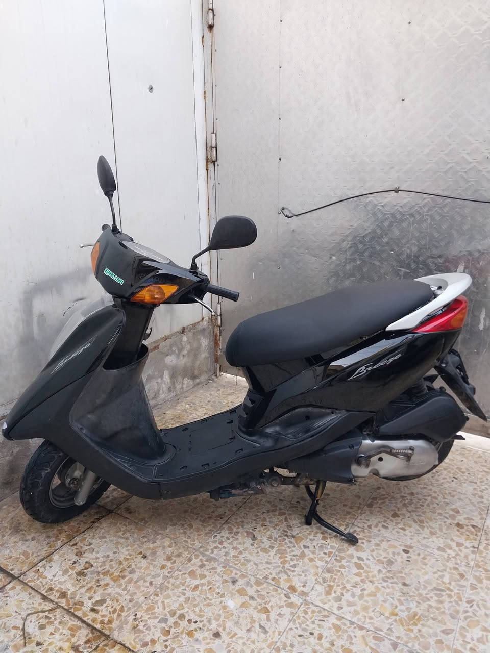 يالله للبيع بريز بلاديه دراجه رمبه أوراق كامله جديده شوفت عينك سعر ٥٥٠ مكان بغداد بلديات مكينه على وضع رمبه كابريتر بلاد أوراق كامله نتصل *********** عل فيس ممتواجد
