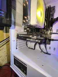 ٣٠٥٠ • شبه جديد • اداء جبار