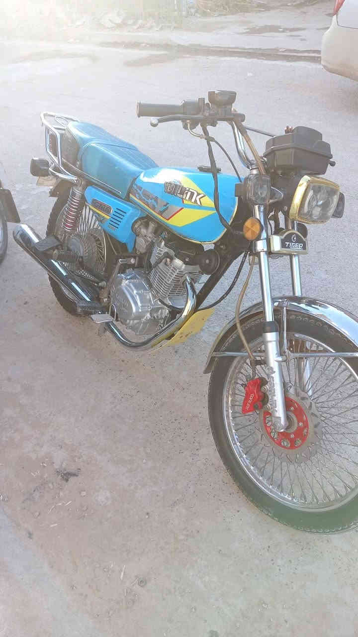 سلام عليكم دراجه للبيع موديل 2023 يرنيه لمكان بغداد لكماليه شارع لمصرف ***********
