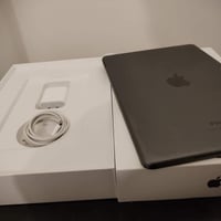 ايباد ٩ • ٢٥٦ • كيبورد وقلم