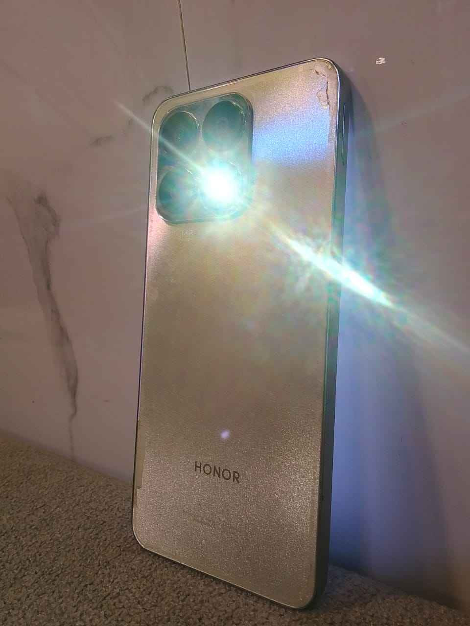 مبايل هون اكسa8 الذاكره ١٢٨ دبل سيمكارت بس الشاشه مكسوره فقط مبايل📱قبل شهرين اشتريته اب ٤٥٠ جهاز حلو الله شاهد ويا كفرات ثنين ولزكه مامكسوره بدون ملحقات والموبايل قابل للمراوس وسعره ٩٠ كامره  100ميكه بكصل كامره اماميه ٨٠ ميكه بكصل يعني الفول البطاريه فول ١٠٠ وسعي البطاريه 5000 الموبايل حلو ونضيف وقابل للمراوس شعدك جيب سعر ٩٠ ياباني وليس صيني Singapore


**إذا كنت صاحب هذا الإعلان وتريد حذفه لأي سبب، رجاءا أرسل رسالة إلى الدعم الفني**