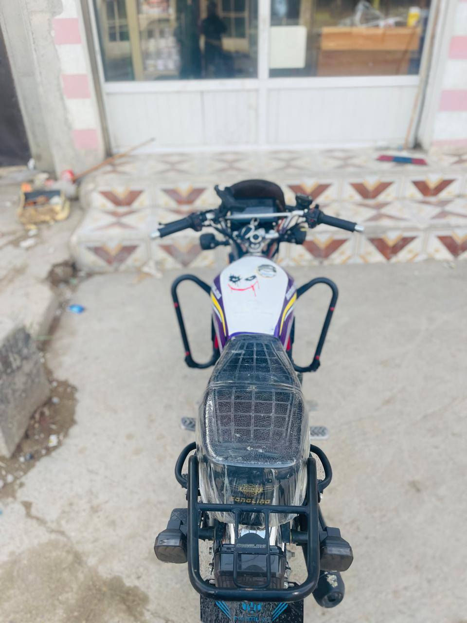 سلام عليكم خوان سيفان موديل 26 بعدة اخو الزيرو كفالة عامة مثل ما واضح بل صور وبعد احلة من الصور محرك 200 حقيقي دراجة مكفولة كهربائيات أوراق كامله لل مكاني ديالى شروين دلي عباس لل استفسار ه ***********
