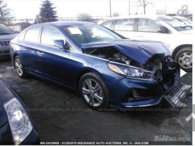 سوناتا 2018 فول مواصفات عدا الفتحة رقم بصرة
مكينة 2400 GDI ماشية 105 ميل (قابلة للزيادة)
حادث من امريكا موضح بالصور.
حادث داخل العراق جاملقات أمامية بارد فقط.
وبارد بداير التاير الخلفي. السيارة حلوة وجاهزة قبل 4 اشهر تقريباً مبدل مكينة شبه جديدة.

مواصفات:
•بصمة
 •رادار جانبي وخلفي
•كامره خلف
•تحكمات جهتين 
•تدف كشنات امامية
•شاشة حجم الكبير
•كشن كهرباء 
•كروز مثبت سرعة
•تحديد مسار 

العنوان البصرة
*********** البصرة, العراق
