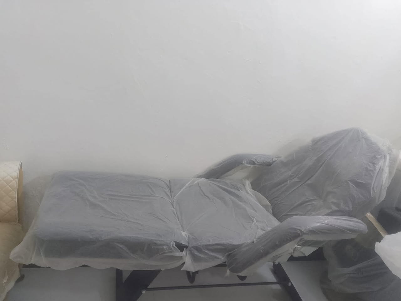 بضاعة صالون مامستخدمه ولا دقيقه من التاجر للصالون
***********
