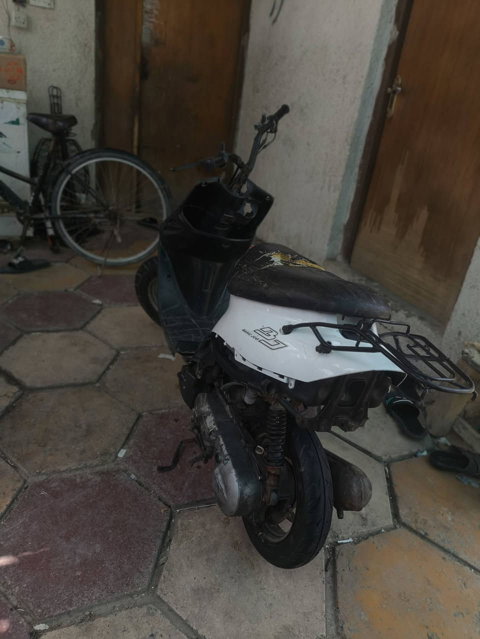 سلام عليكم تسعه للبيع دراجة دكه هندر ناعمه شلعه و مشي خير من ما نقصه شي دك هندر وطلع سعر 130 اي استفسار واتساب  ***********
