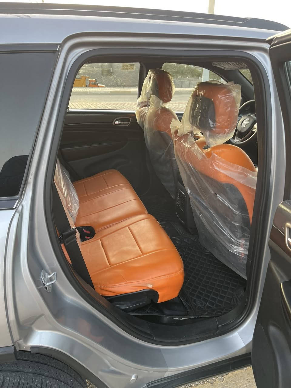 مرواس او بيع 
جيب لاريدو موديل 2014
بيها طخها بالجاملغ الخلفي
المشي 160 كيلو
فور ويل
حجم المحرك 3600
شاشه جبيره
داخل جلد
شفتات ستيرن
السياره جاهزه ما بيها نقص
*********** المكان الرمادي
