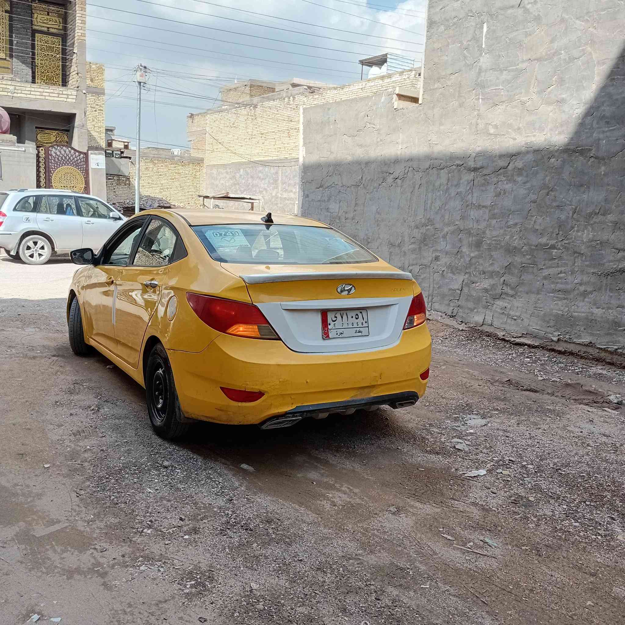 اكسنت موديل ٢٠١٤ وارد خليجي بيهه جاملغ مبدل بيهه طخه جاملغ خلفي فقط  بدون داخل مكينه وكير رقم بغداد مشروع وطني سنويه جديده مكينه ١٦٠٠ دوش سعر ٦٩ بيهه مجال شراي تحويل مباشر ***********
