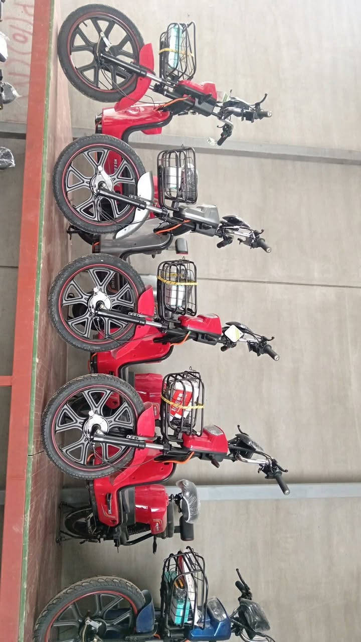 🚨🔥 لا تضيع الفرصة… أفضل الدراجات وصلت الآن 🔥🚨🚴‍♂️🔥 مهما كان خيالك… أكيد راح تلقى دراجتك هنا 🔥🚴‍♀️
في معرض أريان وفرنالك كل الأنواع 😍👇
✔️ دراجات رياضية (جبلية وسريعة)
✔️ دراجات كهربائية حديثة ⚡
✔️ دراجات للشباب والأطفال
✔️ دراجات مريحة للاستخدام اليومي
أكثر من 85 نوع دراجات بين إيديك 😍
✨ موديلات جديدة 2026
🎨 كل الألوان متوفرة
⚡ دراجات عادية وكهربائية
💯 جودة مضمونة 
💥 لا تحتار… اختار اللي يناسبك بسهولة
📍 العنوان: خانقين – دارة كونارة، مقابل مركز الوند للطب التكميلي
***********
متوفر خدمه توصيل داخل خانقين و كل محافظات
📸 شوف الصور واختار دراجتك اليوم!
